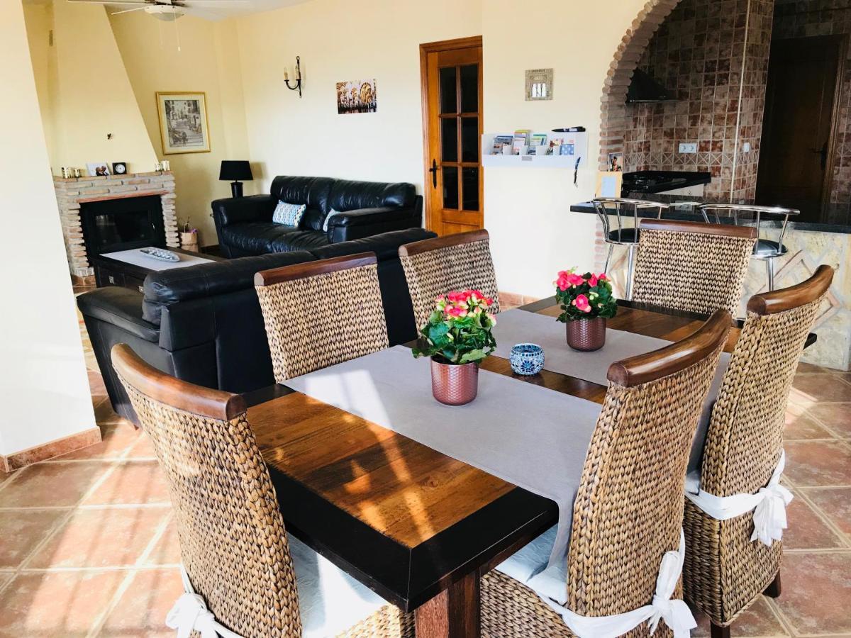 Casa Nuestro Sueno Bed & Breakfast Vinuela Bagian luar foto